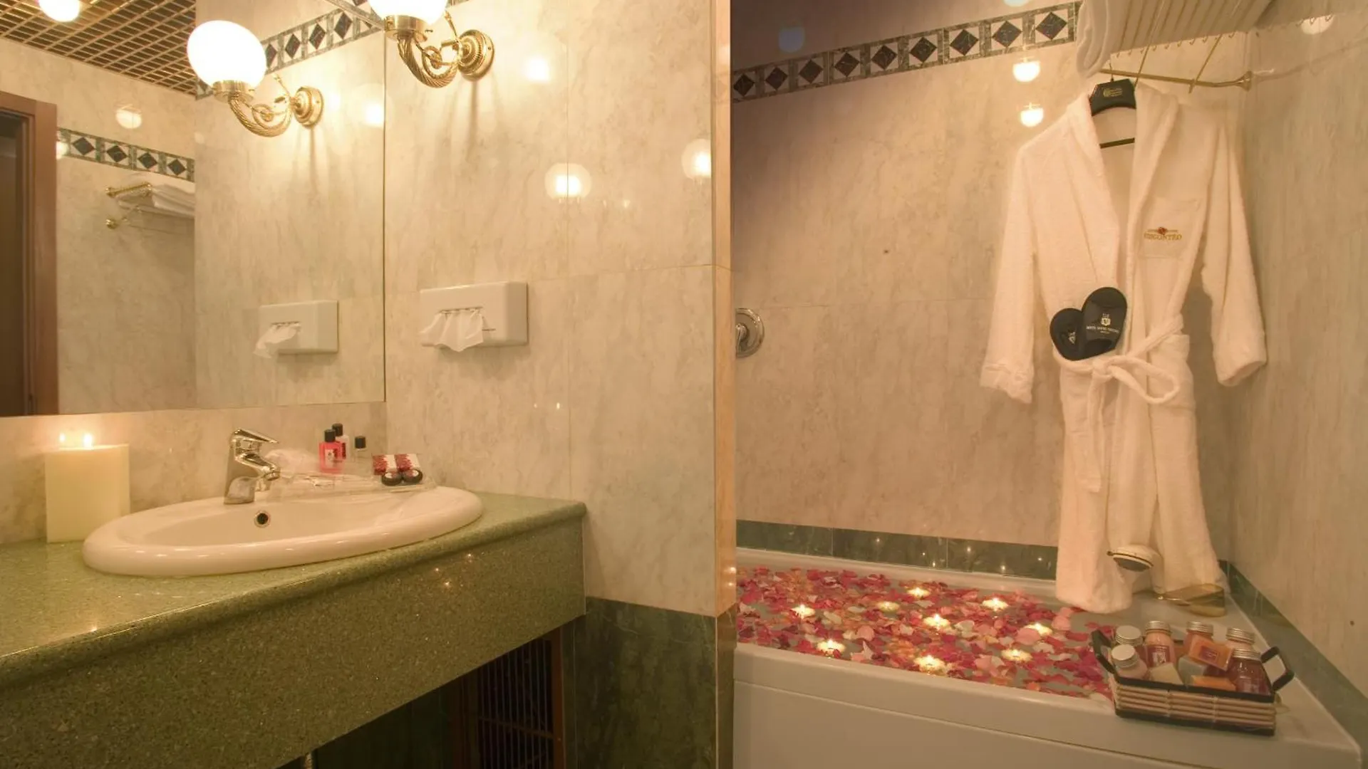 Hotel Motel Visconteo بيناسكو